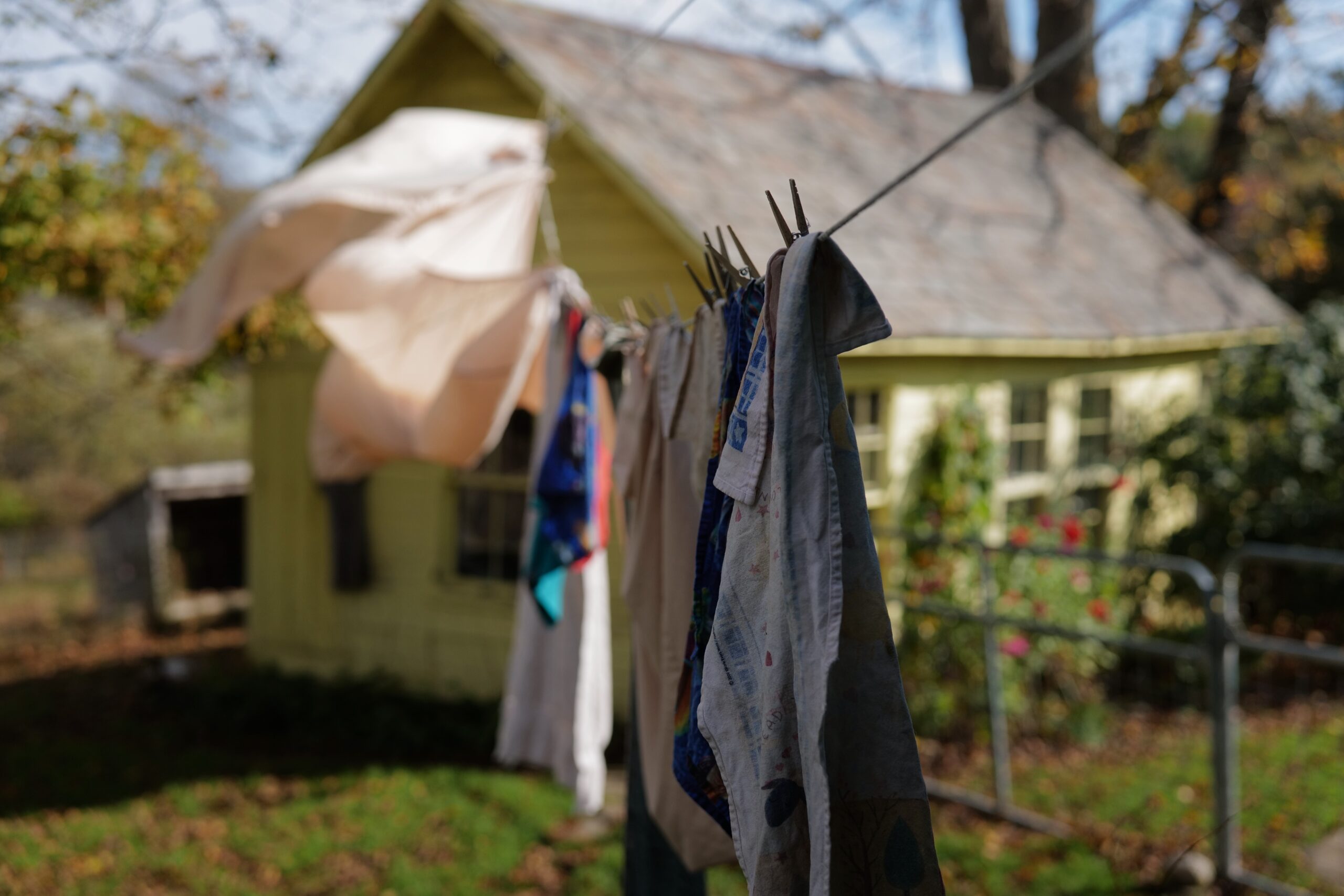 Top Tips For Line-Drying Clothes The Right Way - Farmers' Almanac